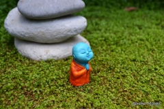 c45-anshin_-_monk_meditating_praying_meditation_-_serene_monks_-_blue_orange